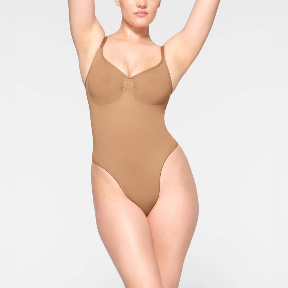 SKIMS Seamless Sculpt Thong Bodysuit Ochre Color Snap Crotch S/M NWOT